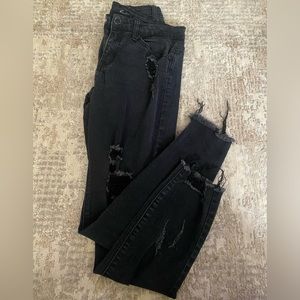 KanCan Black Distressed Skinny Jeans. Size 7/27